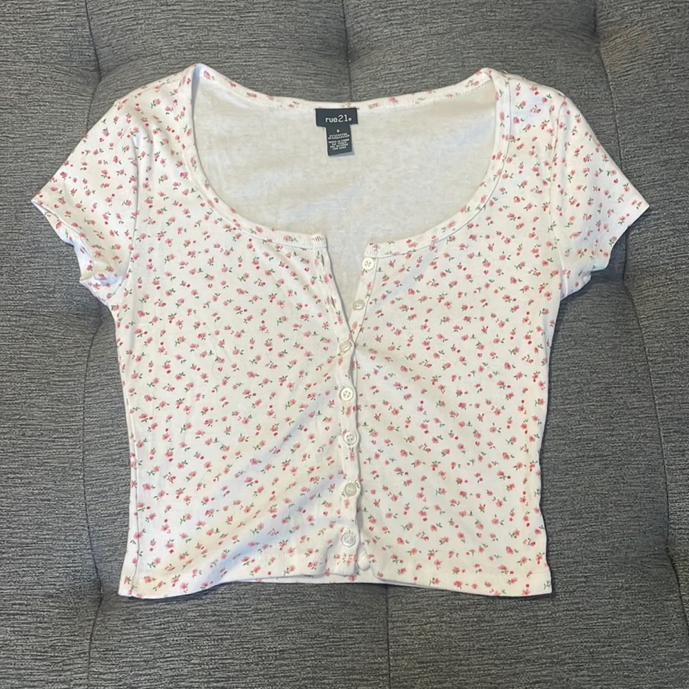 Rue21 Floral Short Sleeve Crop top Size small